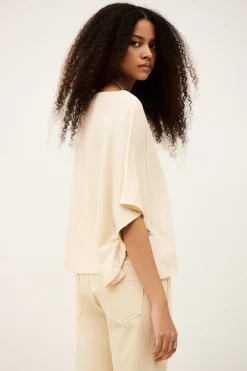 CACIA t-shirt cape