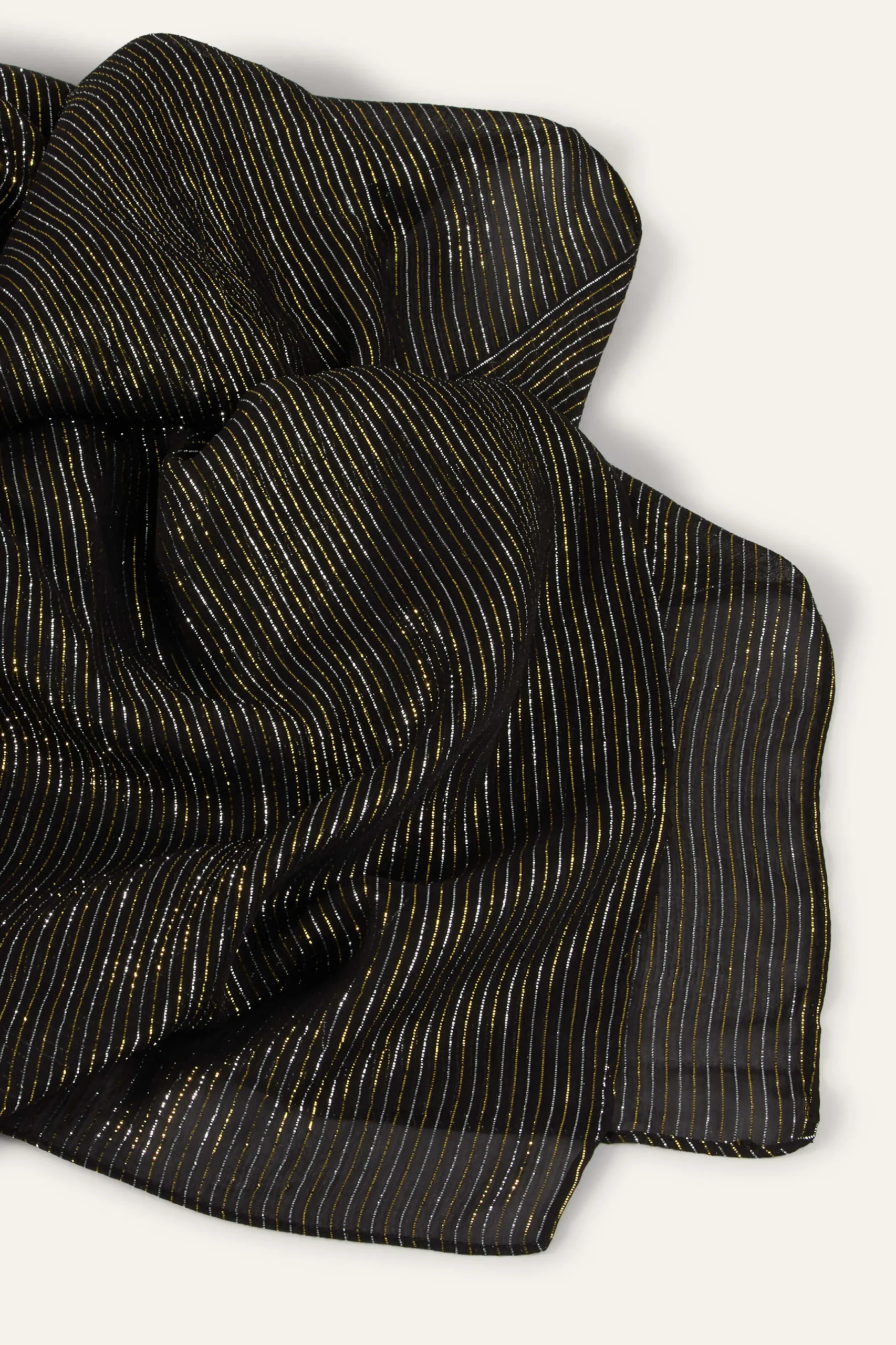 CLOE foulard métallisé 115 €