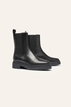 CODA chelsea boots
