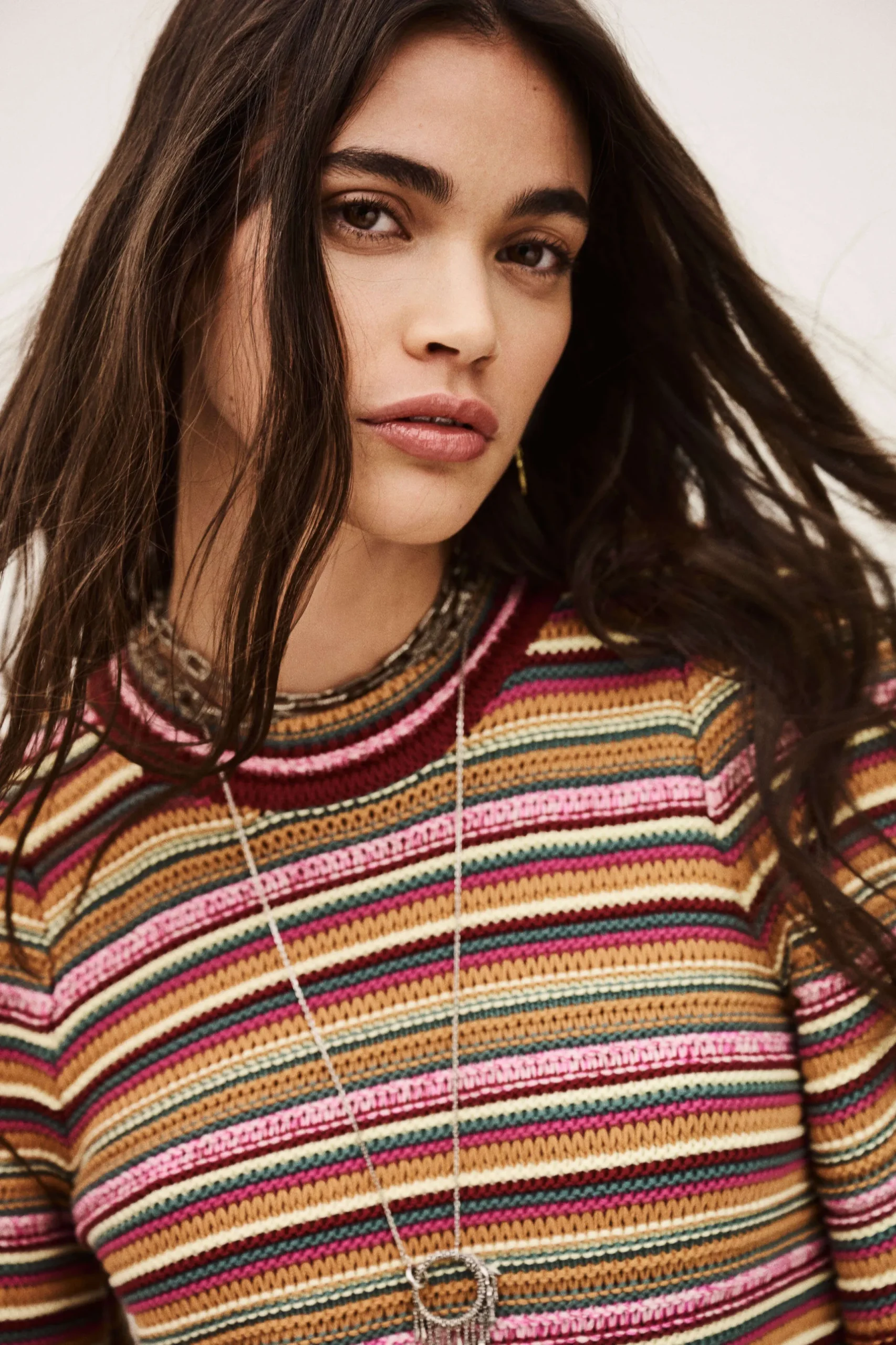 FARFAELA pull intemporel confortable
