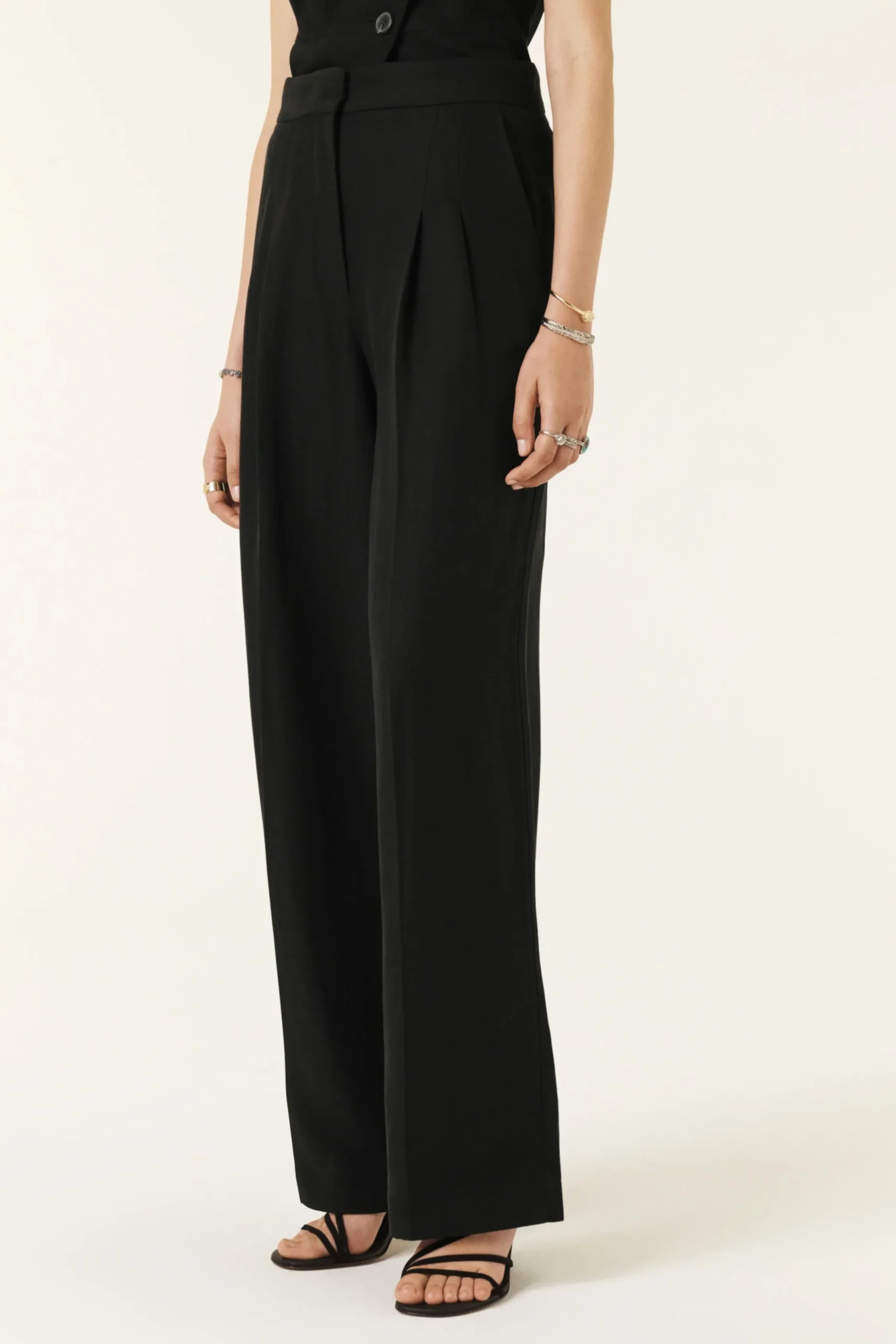 GADWIN pantalon chic 225 €