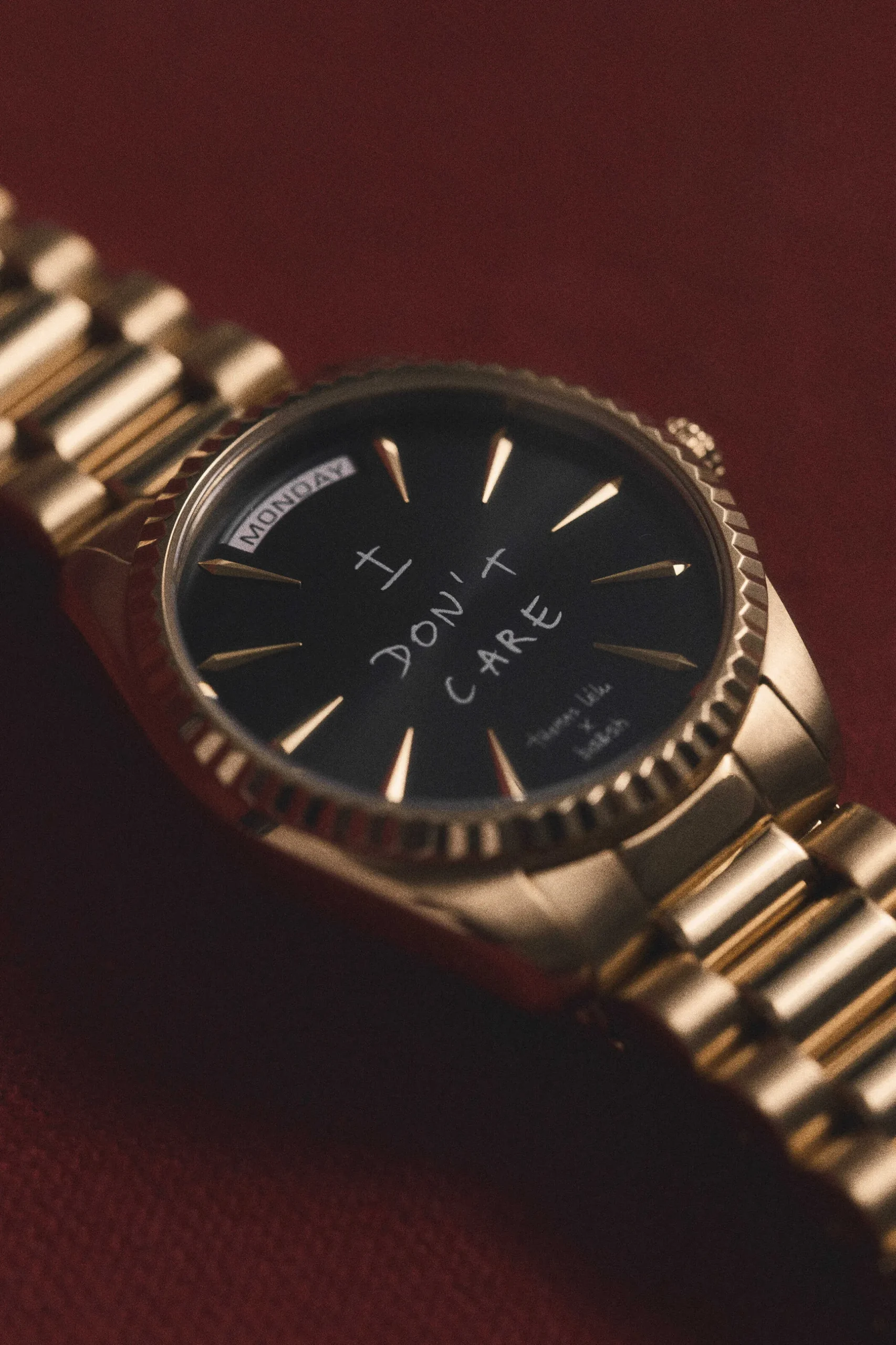 IDONTCARE montre-bracelet