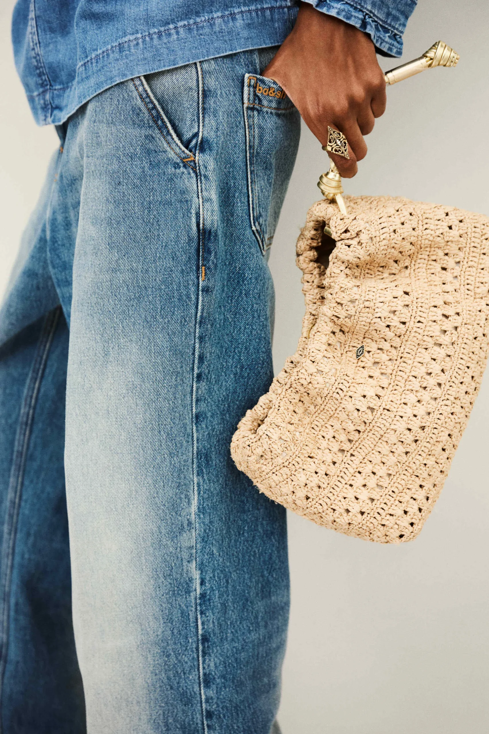 JUNE sac miniature en raphia