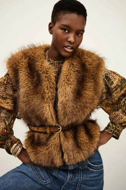 LINA VESTE 235 €