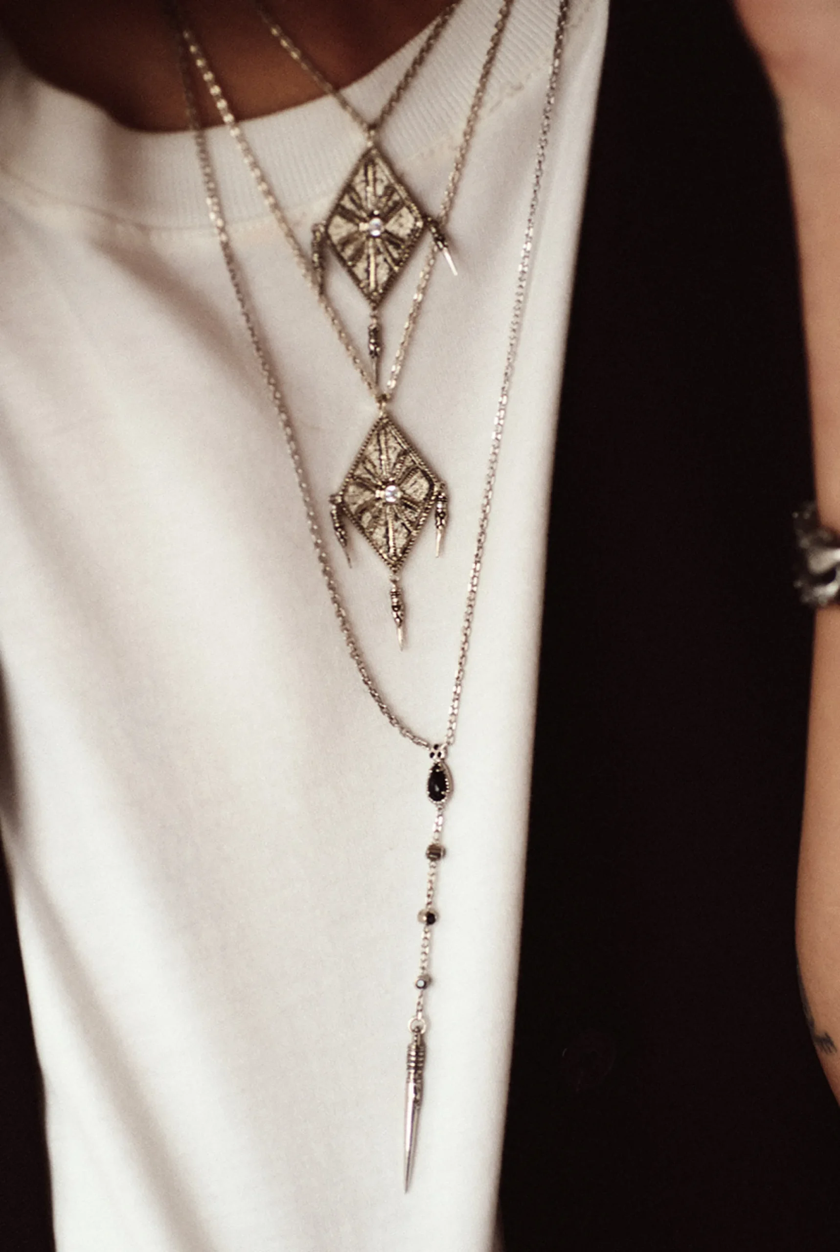 OJAS collier avec pendentif