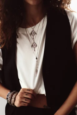 OJAS collier avec pendentif