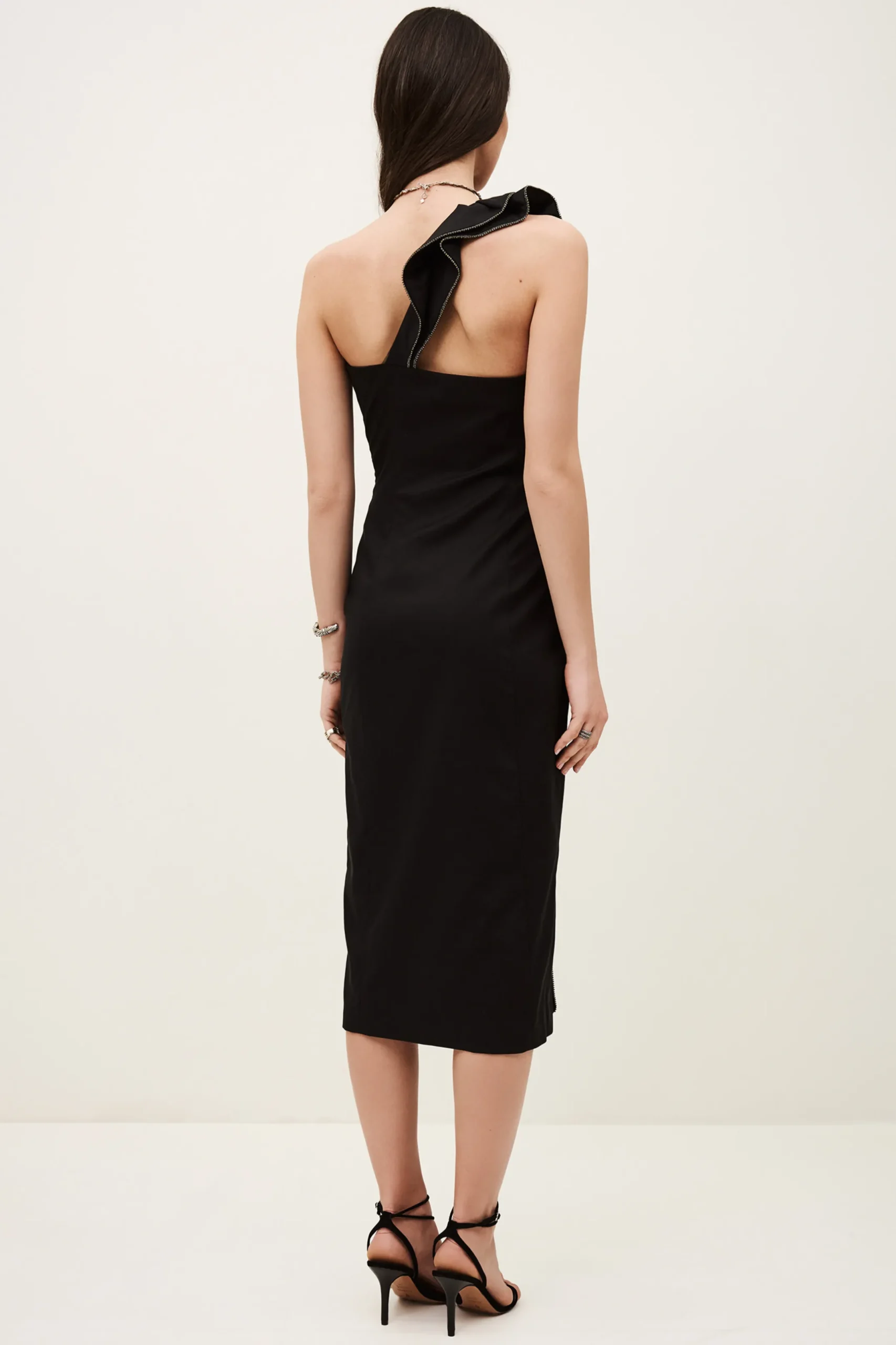 SILLA robe one shoulder a volant