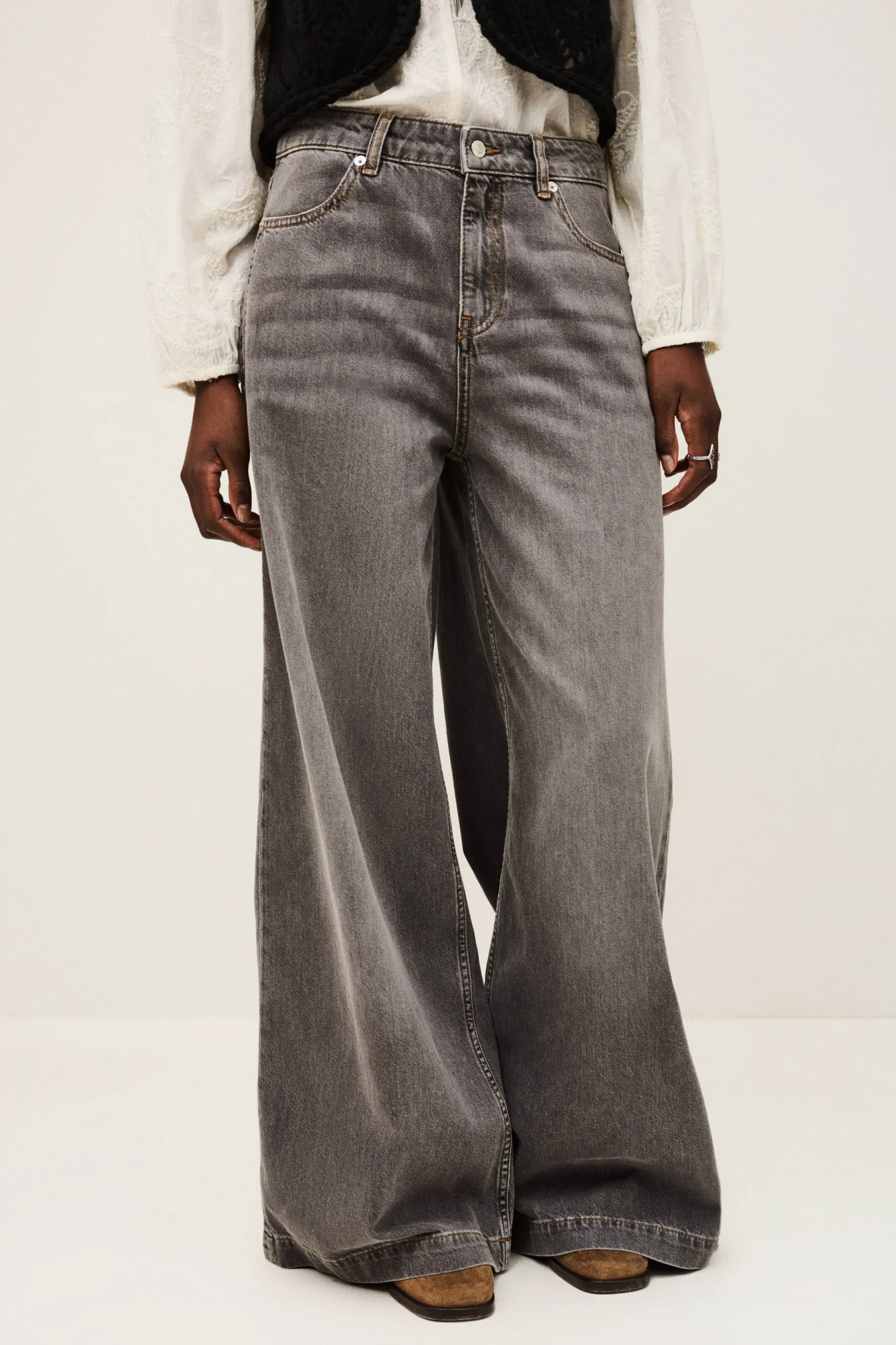 YUSC JEAN
